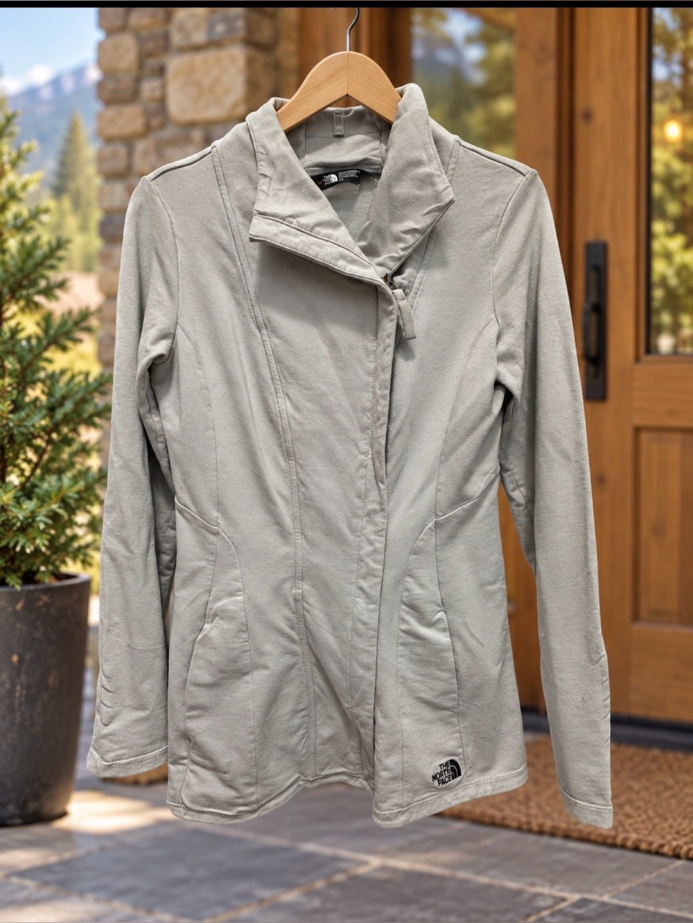The North Face size S/P  yoga jacket